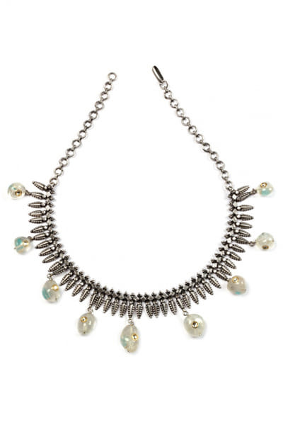 Silver and pearl necklace