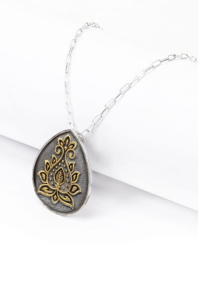 Silver pendant and chain