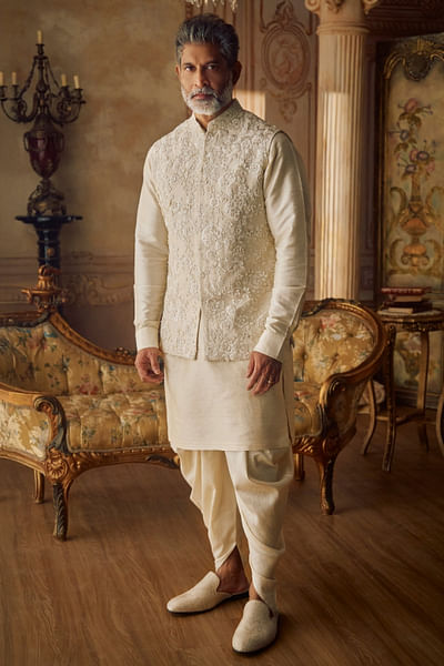 Champagne 3D floral embroidered bundi set