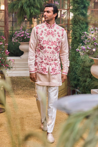 Ruby thread embroidered bundi set