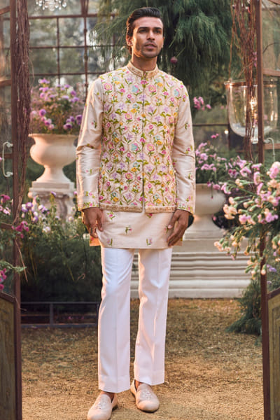 Multicoloured floral embroidered bundi set