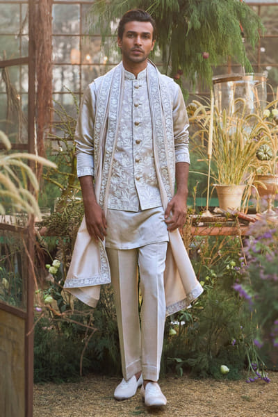 Grey dori embroidered bundi set