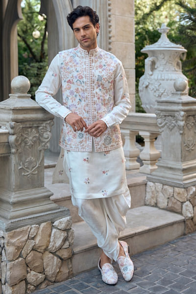 Multicolour floral embroidered bandi kurta set
