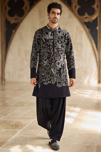 Black floral zari embroidered kurta set