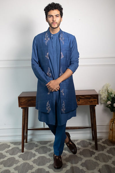 Blue embroidered open jacket set