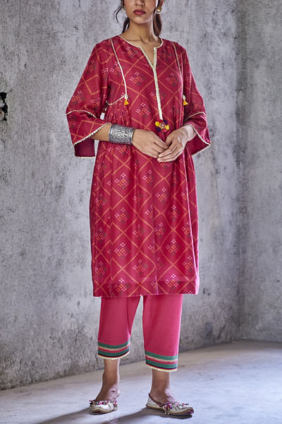 Pink embellished kurta set