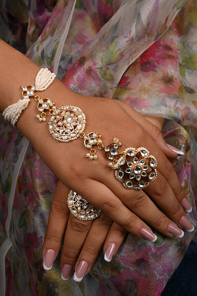 Gold plated kundan hathphool