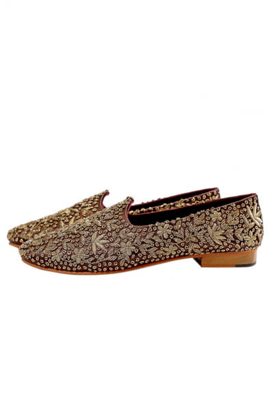 Wine embroidered mojris