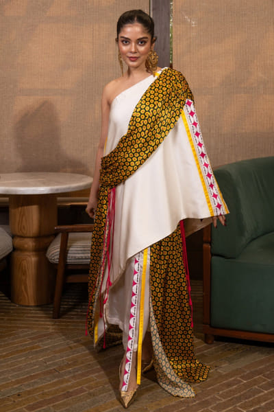 Saim Off-white printed one shoulder top-skirt set SAIMMAY26D145603