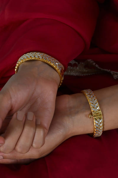 Shlok Jewels White embellished bangles SHLOJUN26D247743