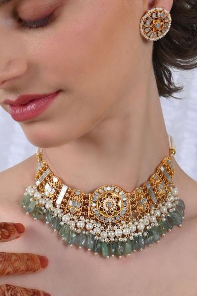 White gemstones choker set