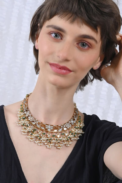White mother of pearl necklace set