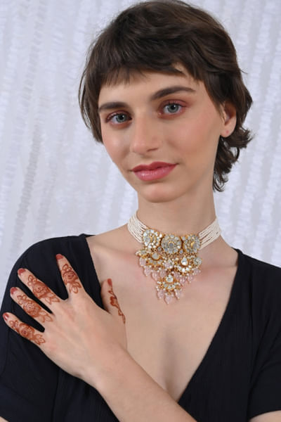 White semi precious stones choker set
