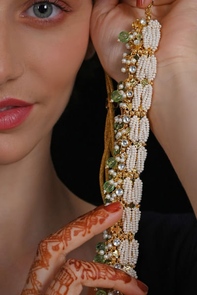 Multicolour embellished kundan choker set