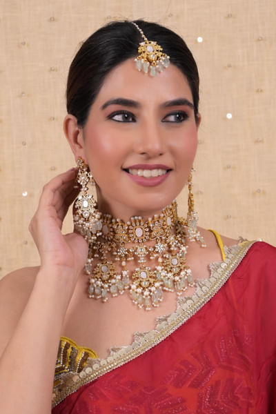 White kundan necklace set