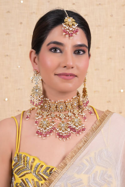 White kundan and stone necklace set