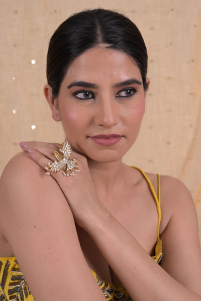 White kundan embellished ring