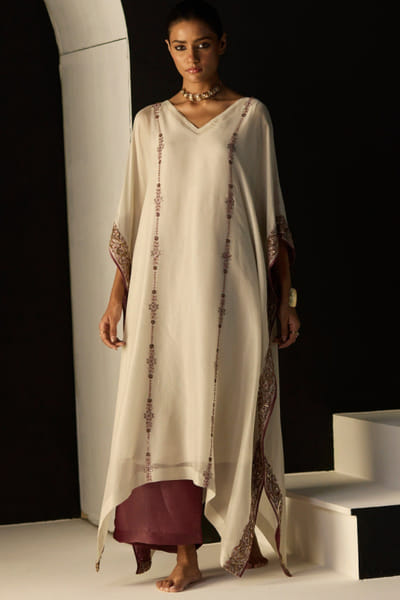 White embroidered kaftan set