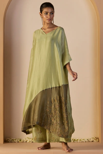 Green floral embroidered kurta set