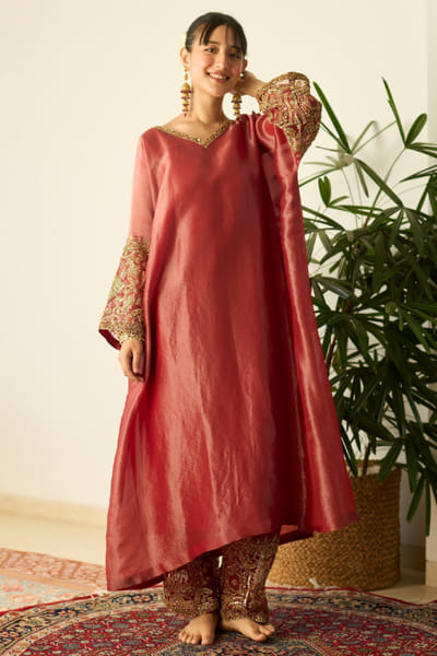 Red embroidered kaftan set