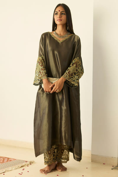 Grey embroidered kaftan set