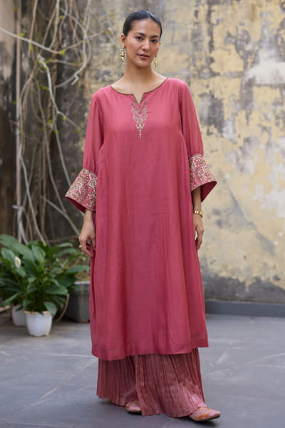 Sarang Kaur Pink hand embroidered kurta and skirt set SARAMAY26D144067