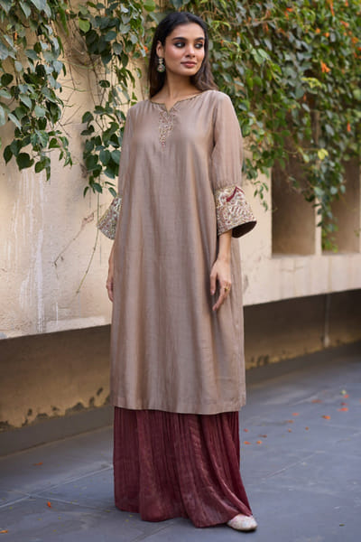 Sarang Kaur Grey and rust hand embroidered kurta skirt set SARAMAY26D144068