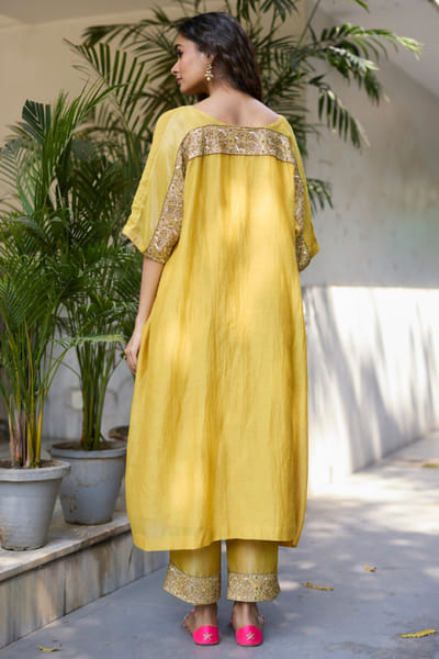 Sarang Kaur Yellow and grey hand embroidered kurta set SARAMAY26D144072