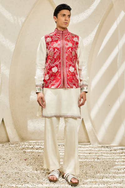 Sarab Khanijou Red floral embroidered Nehru jacket set SARAJUL26D148729