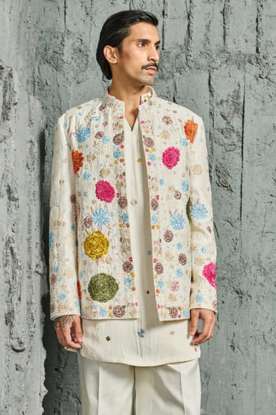 Sarab Khanijou Ivory floral embroidered open jacket set SARAJUL26D149533