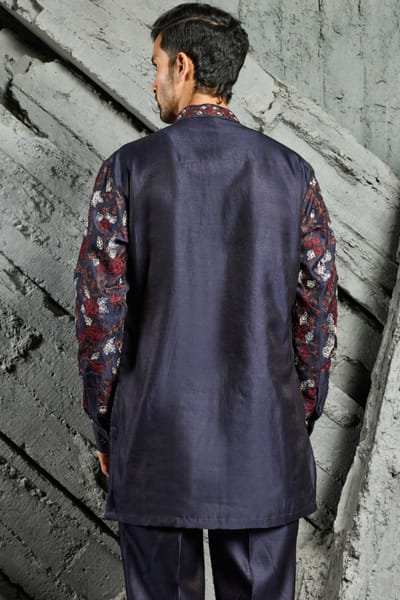 Sarab Khanijou Blue thread embroidered floral kurta set SARAJUL26D148744
