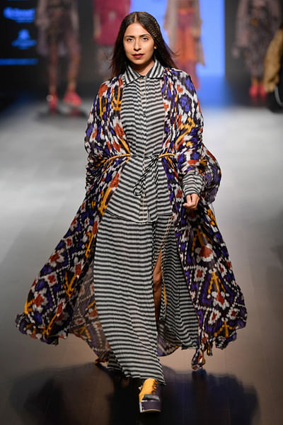 Shirt, skirt and kaftan set