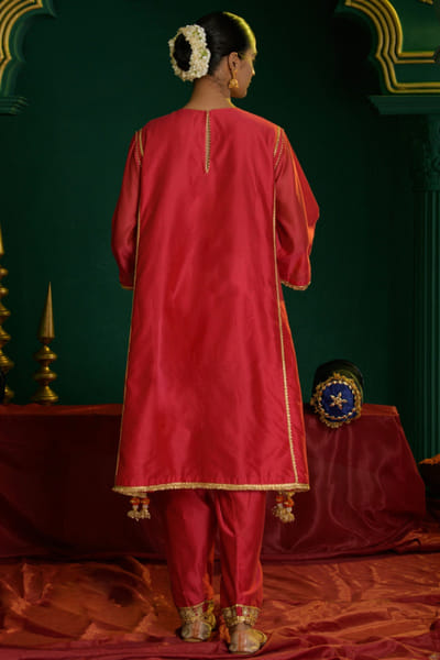 Saina Kapoor Fuchsia pink gota embroidered choga set SAISEP25D133236