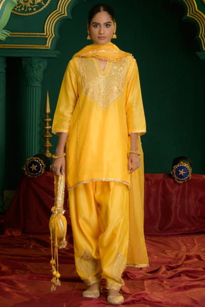 Saina Kapoor Yellow gota embroidered kurta set SAISEP25D133239