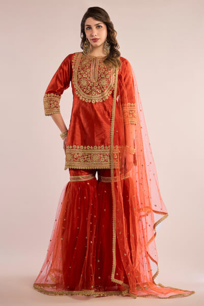 Saina Kapoor Orange Kashmiri aari embroidered gharara set SAINAUG26D152710