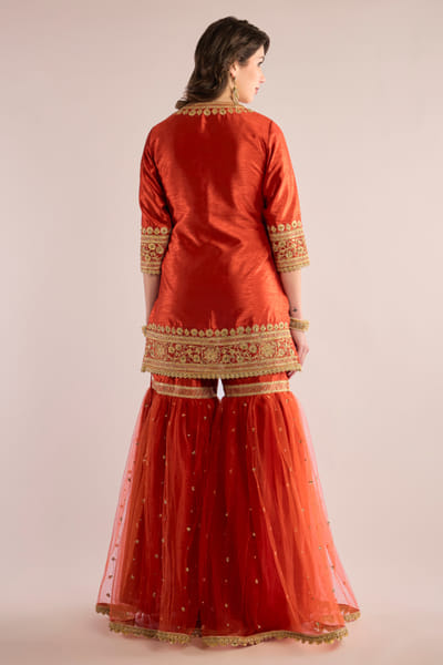 Saina Kapoor Orange Kashmiri aari embroidered gharara set SAINAUG26D152710