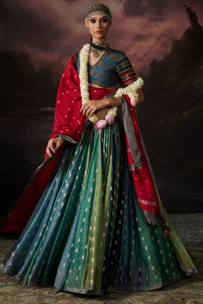 Deep red kadua woven banarasi dupatta