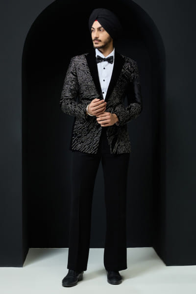 Sarab Khanijou Black zari embroidery tuxedo set SARAMAY26D245370
