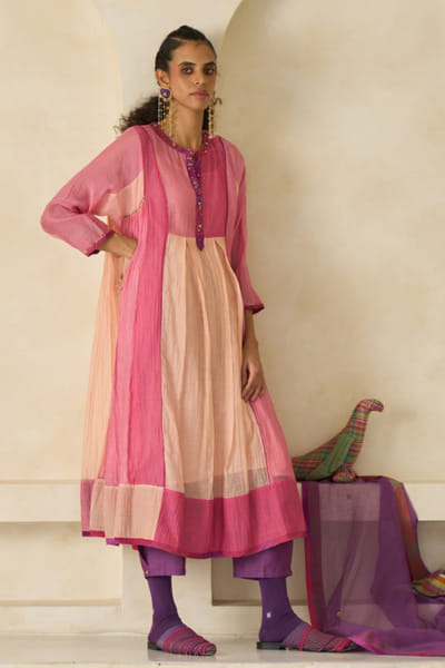 Pink panelled chanderi kurta