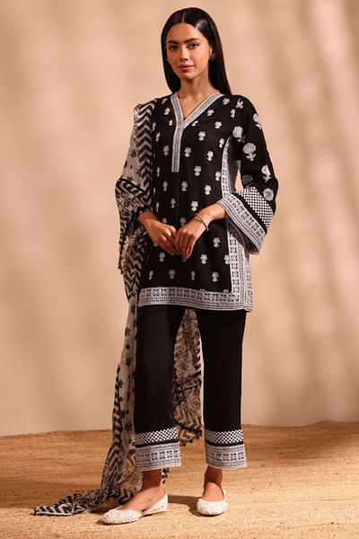 Black and white floral embroidered kurta set