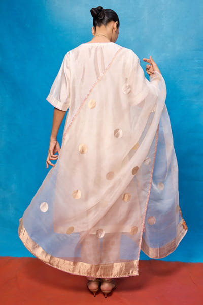 Ekaya Off-white cutwork handwoven banarasi kurta set EKAYJUL26D148971