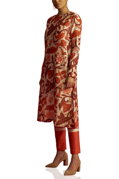 Red and white printed kurta