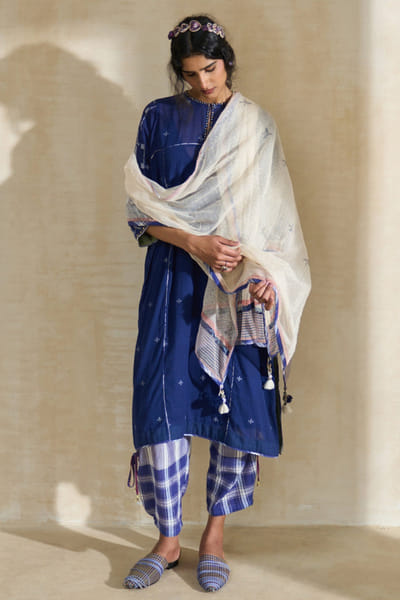 Oyster white kota silk dupatta