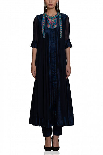 Pleated front kurta with straight pants