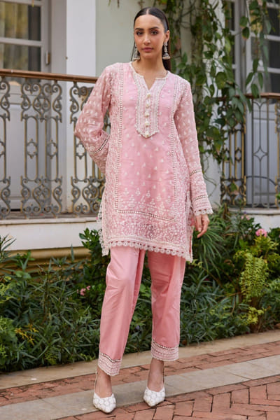 Mulmul Pink embroidered organza kurta set MULMJUL26D149652