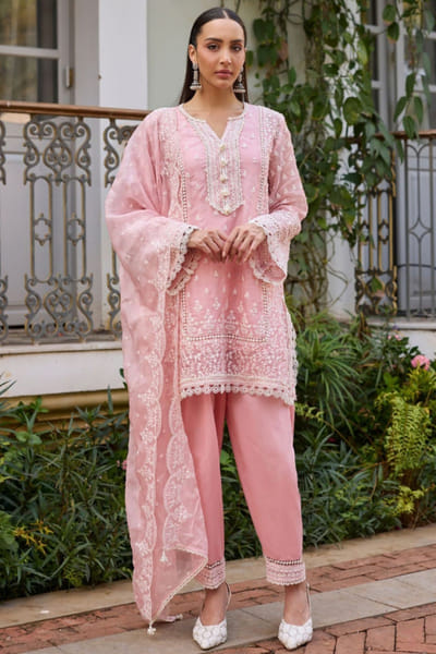 Mulmul Pink embroidered kurta set MULMJUL26D149651