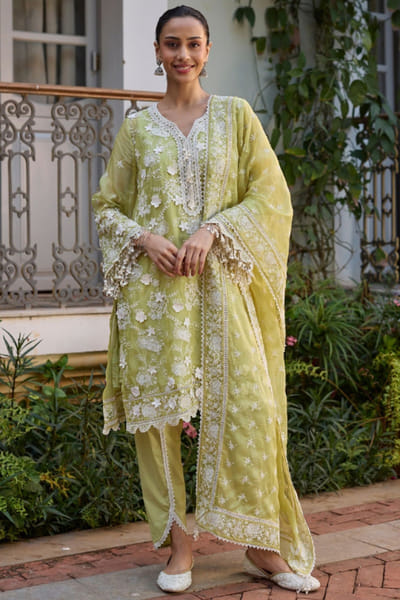 Mulmul Lime embroidered organza kurta set MULMJUL26D250751