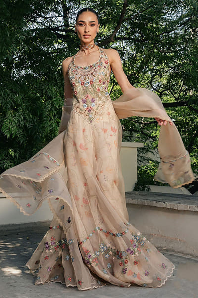 Aneeka Ruknuddin Beige embroidered pishwas kurta set ANEEAUG26D152559