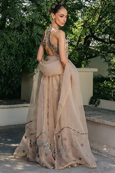 Aneeka Ruknuddin Beige embroidered pishwas kurta set ANEEAUG26D152559