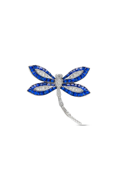 Sapphire stone embellished dragonfly ring